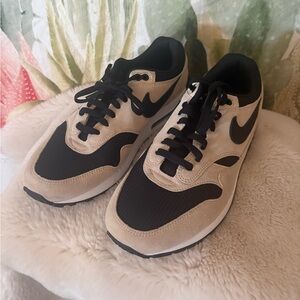 Men’s NIKE Air Custom “Leo” Sneakers 🌵12 W or 10.5 Men’s
